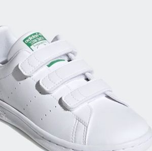 Adidas Kids Stan Smith Shoes Size: 3  Cloud White/ Green Hook and Loop  Strapped